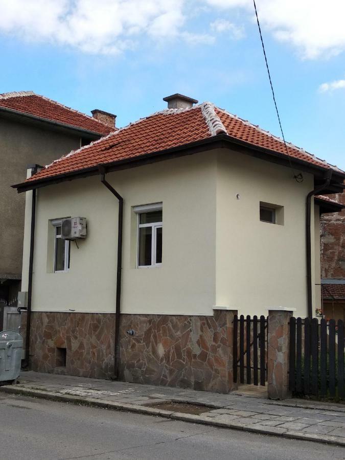 Къща За Гости Ирис كيوستينديل المظهر الخارجي الصورة